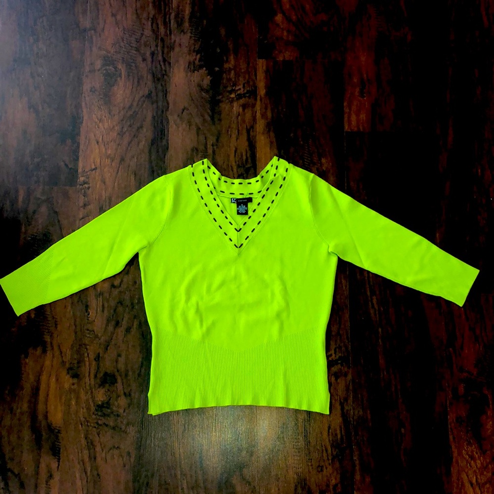 g SIGNATURE, Size Medium, Green Top